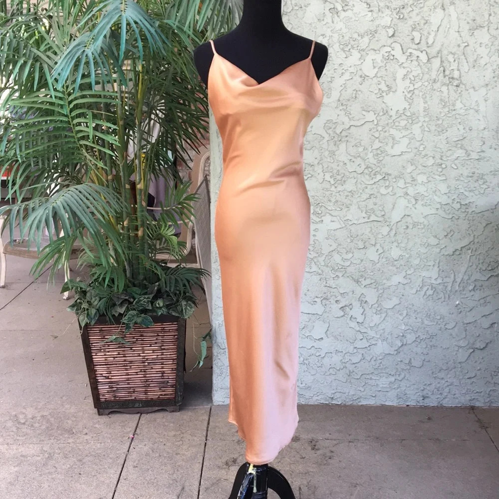 New💕Princess Polly‎ Silky Midi Dress